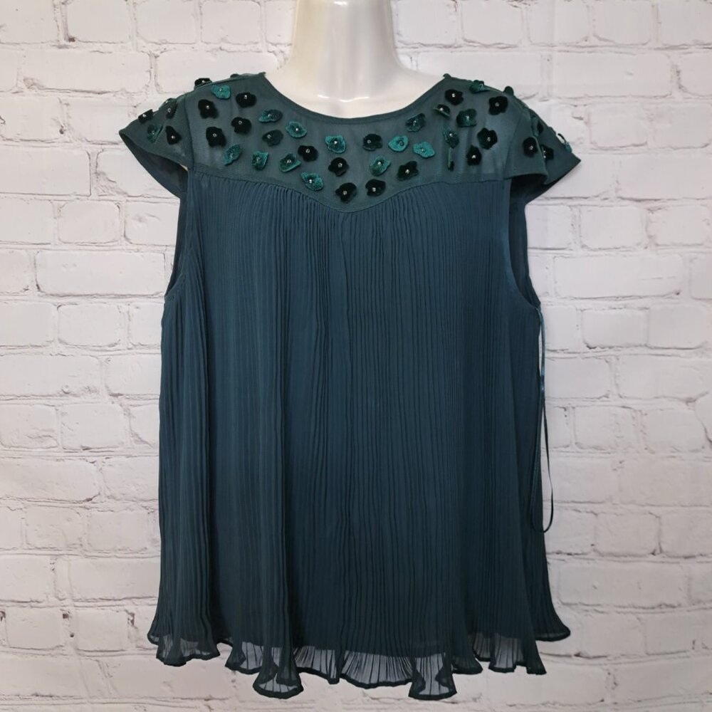 Lauren Conrad Pleated Floral Feminine Top Blouse Size Medium